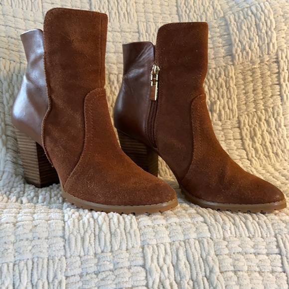 Tahari Glenn Rust Brown Leather Booties Sz 7.5 - Picture 2 of 14